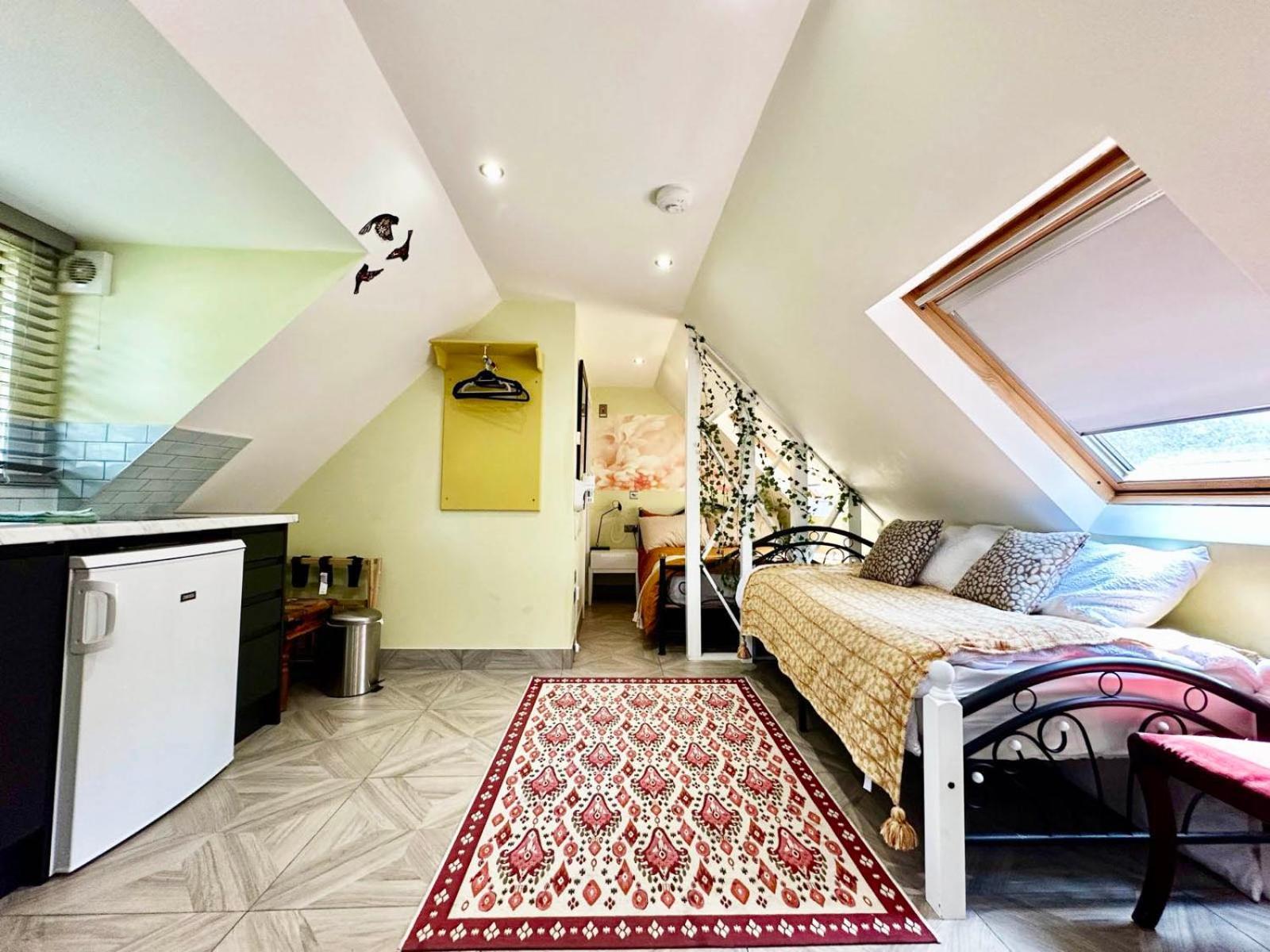 Forest Studio Apartment Gated Parking On 2 Acres Garden Чізлхерст Екстер'єр фото